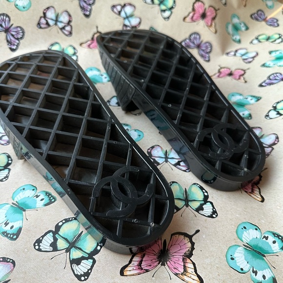 Chanel Size 41 fits size 8-10 brand new - Picture 4 of 6